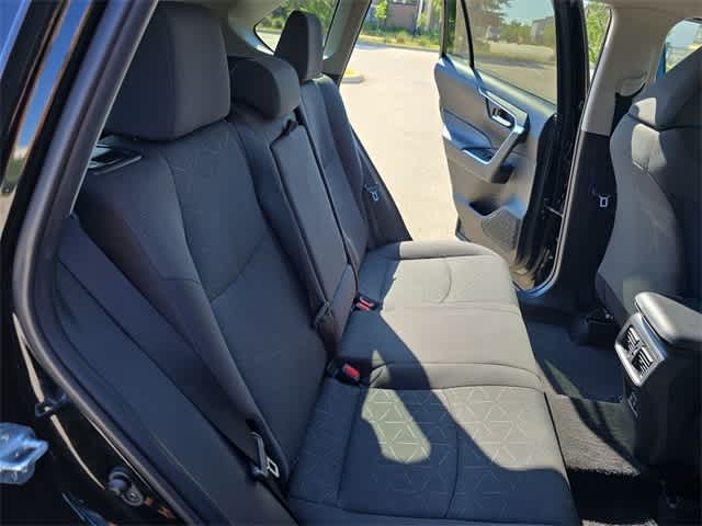 2021 Toyota RAV4 XLE 21