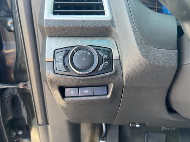 Thumbnail: 2015 Ford Explorer - 10