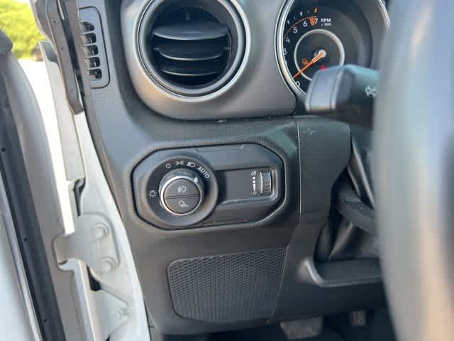 Thumbnail: 2023 Jeep Gladiator - 10