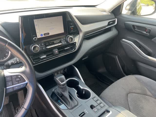 Thumbnail: 2023 Toyota Highlander - 20