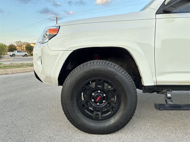 Thumbnail: 2019 Toyota 4Runner - 13