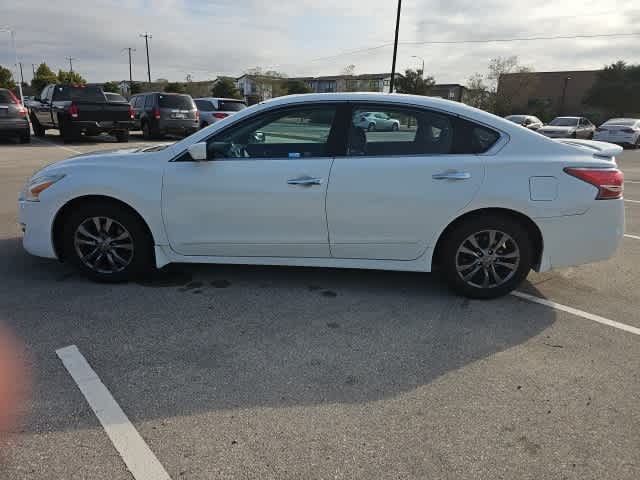 Thumbnail: 2015 Nissan Altima - 8