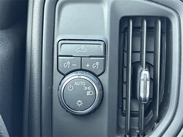 Thumbnail: 2024 Chevrolet Silverado 1500 - 36