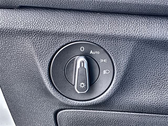 Thumbnail: 2023 Volkswagen Jetta - 39