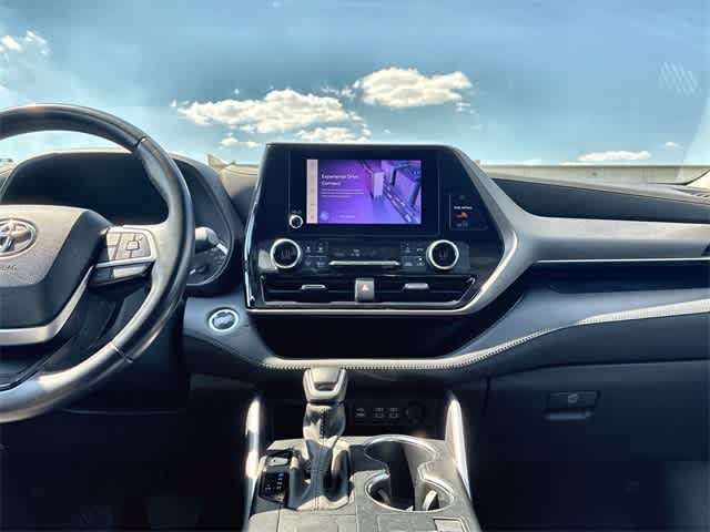 Thumbnail: 2023 Toyota Highlander - 28