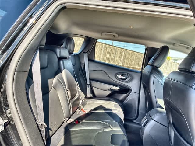 Thumbnail: 2023 Jeep Cherokee - 21