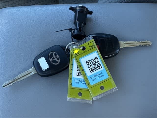 Thumbnail: 2014 Toyota Camry - 36