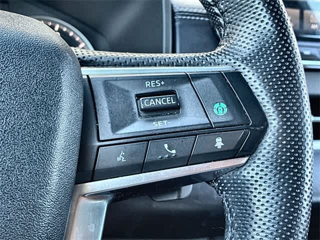 Thumbnail: 2023 Mitsubishi Outlander - 25