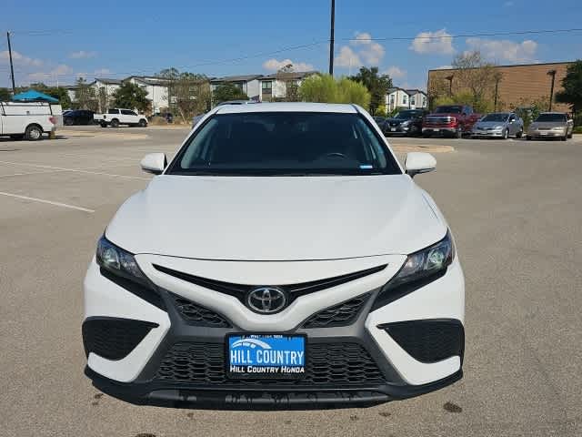 2022 Toyota Camry SE photo 2