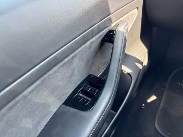 Thumbnail: 2020 Tesla Model 3 - 17