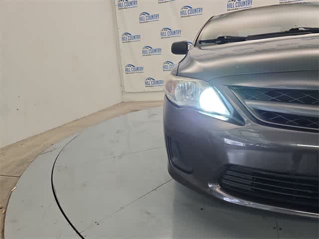 Thumbnail: 2011 Toyota Corolla - 10