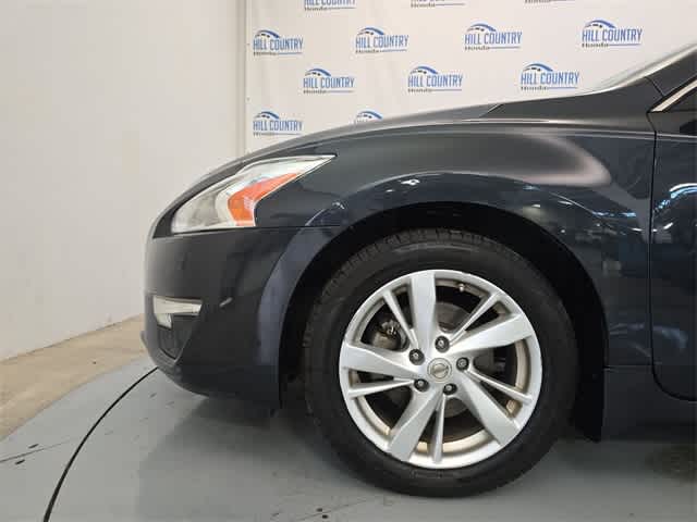 Thumbnail: 2015 Nissan Altima - 14