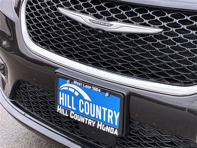 Thumbnail: 2023 Chrysler Pacifica - 12