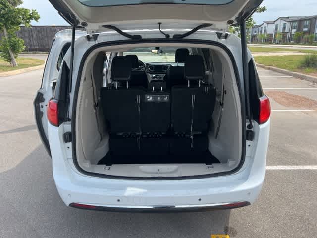 2018 Chrysler Pacifica Touring L 21