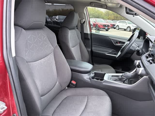 Thumbnail: 2022 Toyota RAV4 - 24