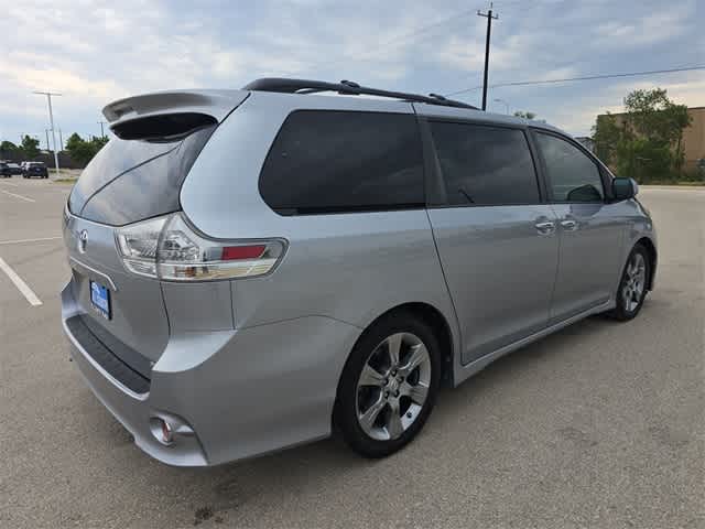 2013 Toyota Sienna SE 6