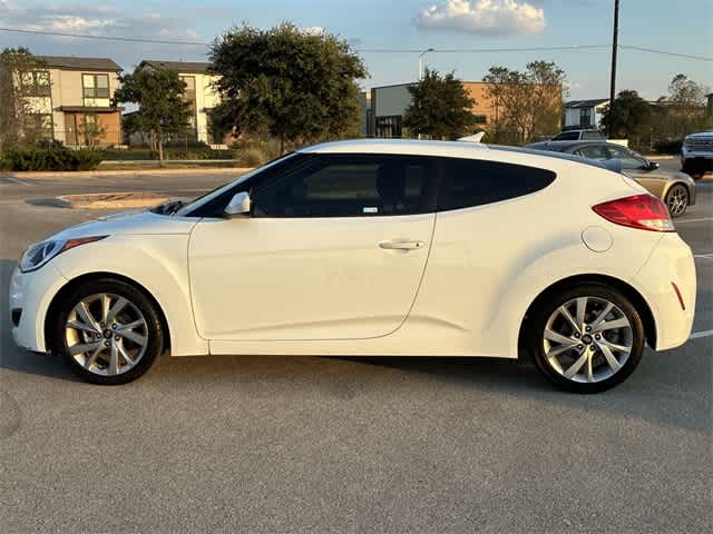 Thumbnail: 2016 Hyundai Veloster - 3
