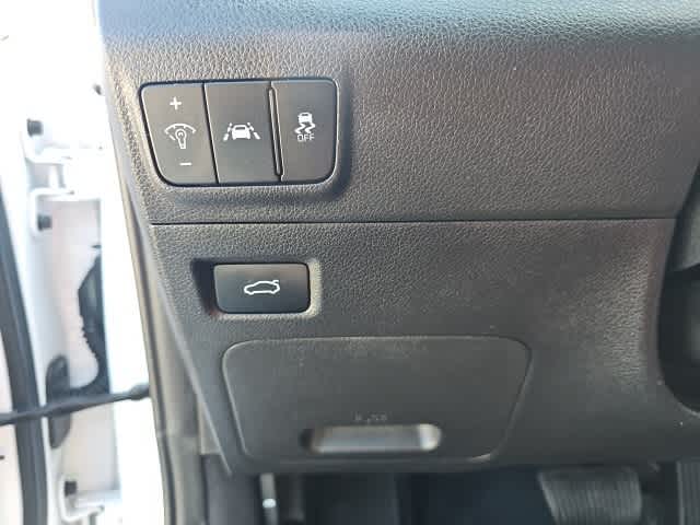 Thumbnail: 2022 Kia K5 - 12