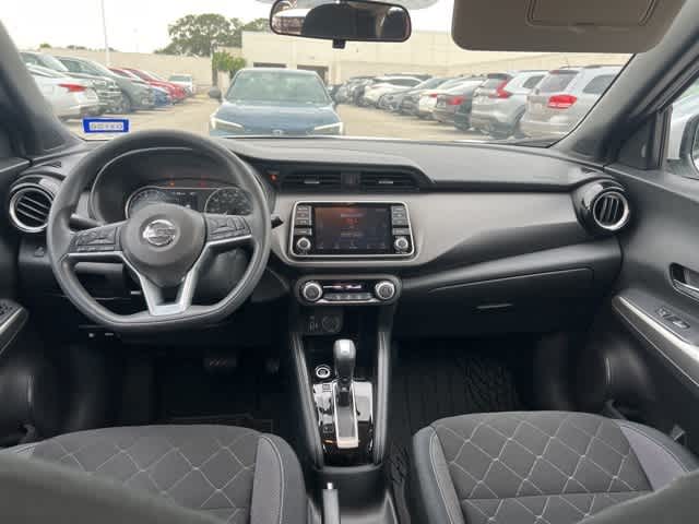Thumbnail: 2018 Nissan Kicks - 17