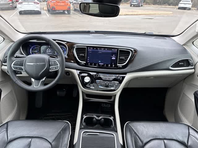 Thumbnail: 2023 Chrysler Pacifica - 16