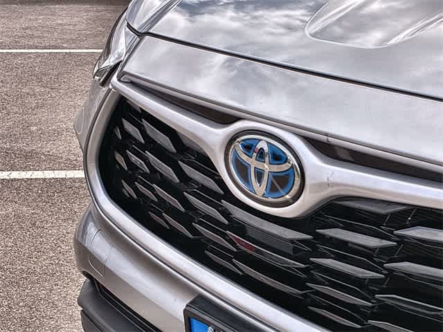 Thumbnail: 2023 Toyota Highlander - 12