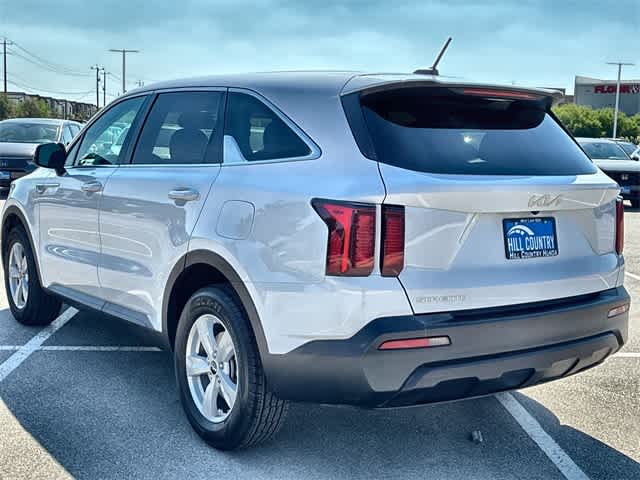 Thumbnail: 2023 Kia Sorento - 4