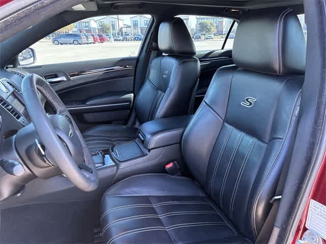 Thumbnail: 2023 Chrysler 300 - 17