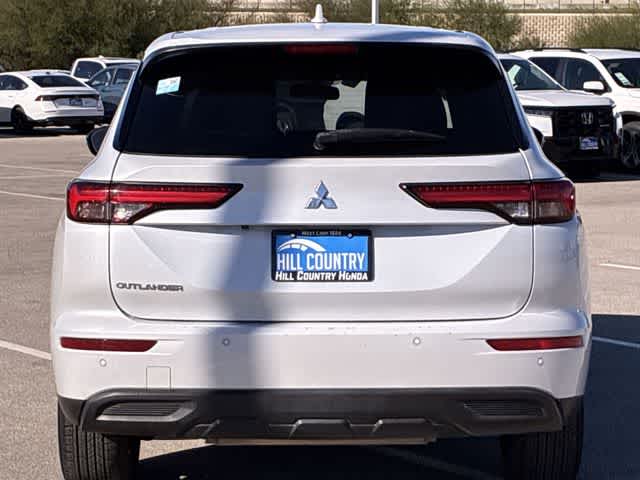 Thumbnail: 2022 Mitsubishi Outlander - 5