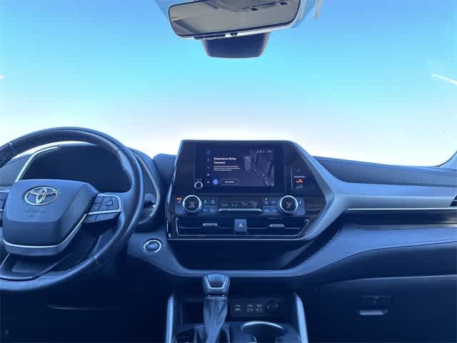 Thumbnail: 2023 Toyota Highlander - 30