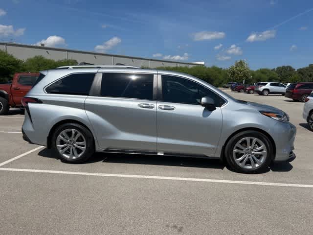 Thumbnail: 2021 Toyota Sienna - 6