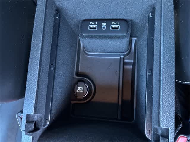 Thumbnail: 2023 Chrysler 300 - 34