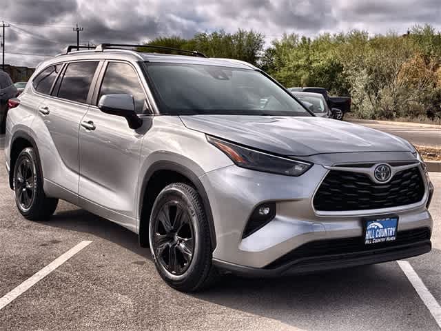 Thumbnail: 2023 Toyota Highlander - 8