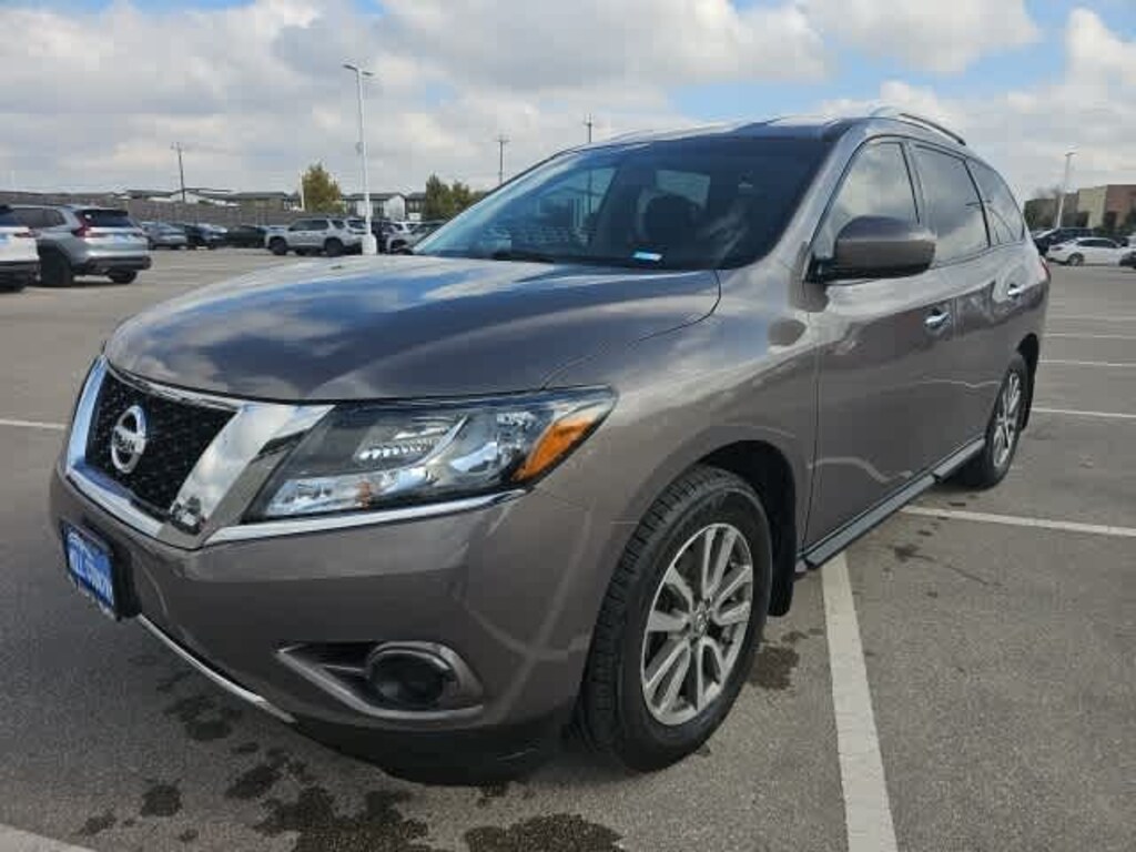 Used 2014 Nissan Pathfinder SV SUV
