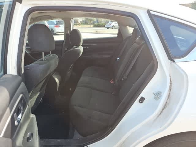 Thumbnail: 2015 Nissan Altima - 18