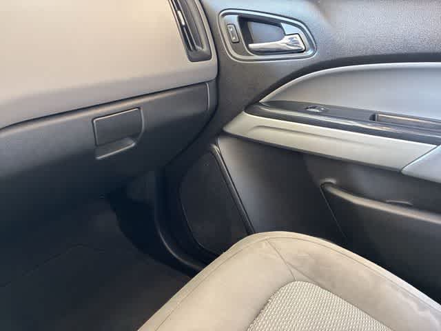 Thumbnail: 2019 Chevrolet Colorado - 31