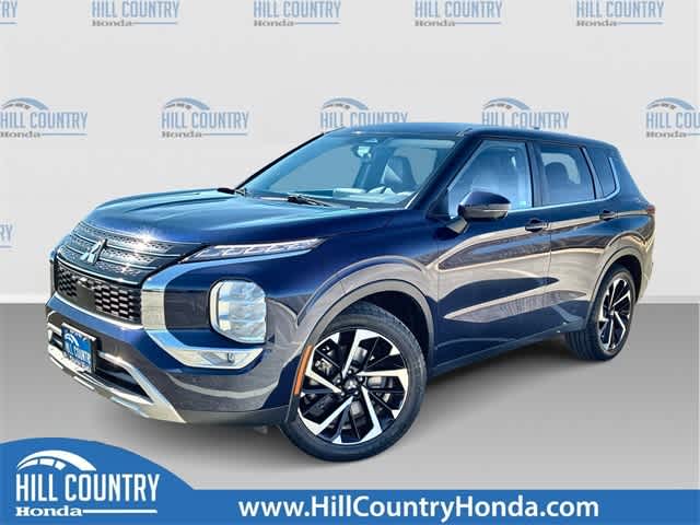 Thumbnail: 2023 Mitsubishi Outlander - 1