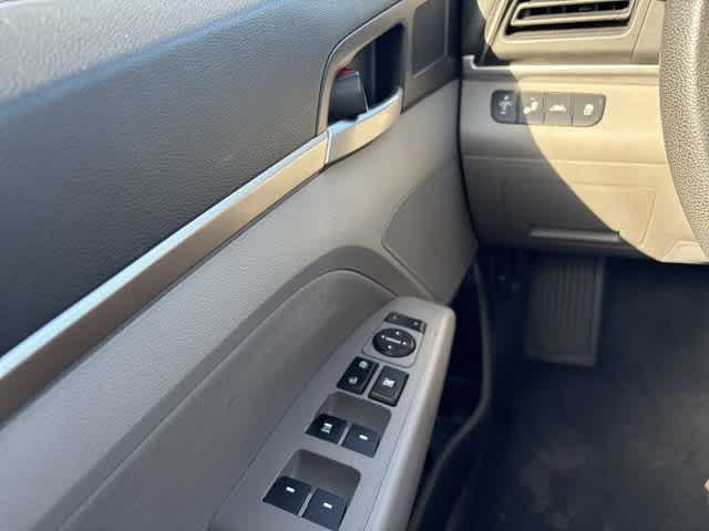 Thumbnail: 2020 Hyundai Elantra - 12