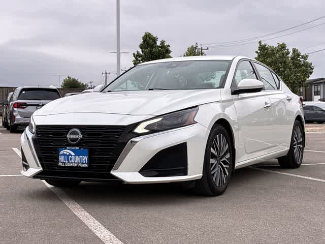Thumbnail: 2023 Nissan Altima - 11