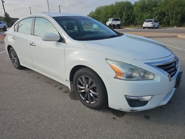 Thumbnail: 2015 Nissan Altima - 3