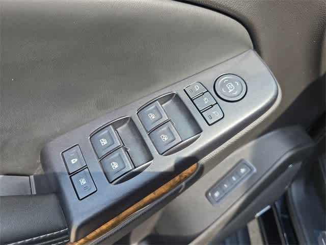 Thumbnail: 2015 GMC Yukon - 38