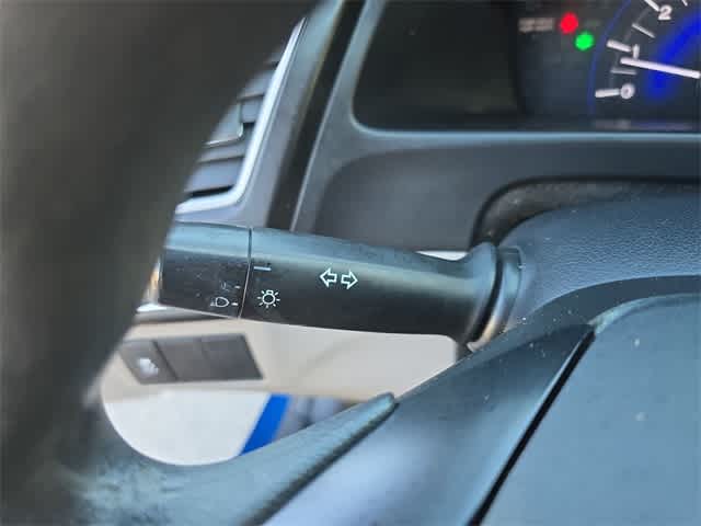 2013 Honda Civic LX 27