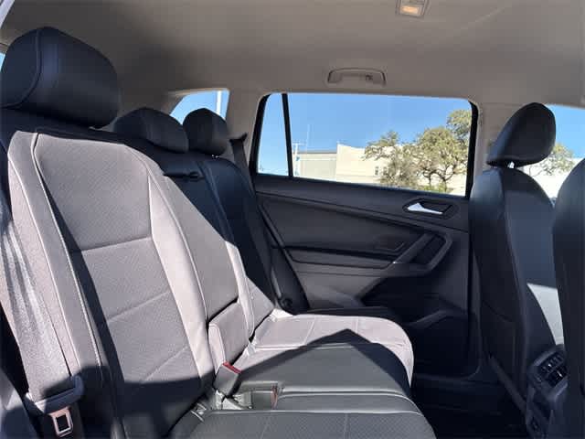 Thumbnail: 2020 Volkswagen Tiguan - 21