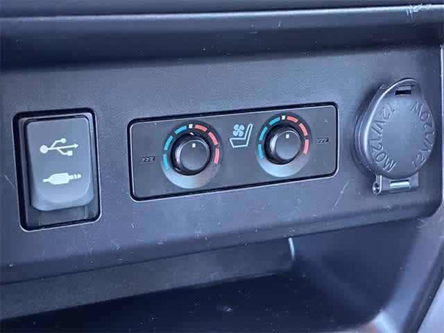 Thumbnail: 2015 Toyota 4Runner - 34