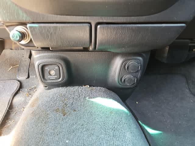 Thumbnail: 2005 Toyota Tundra - 19