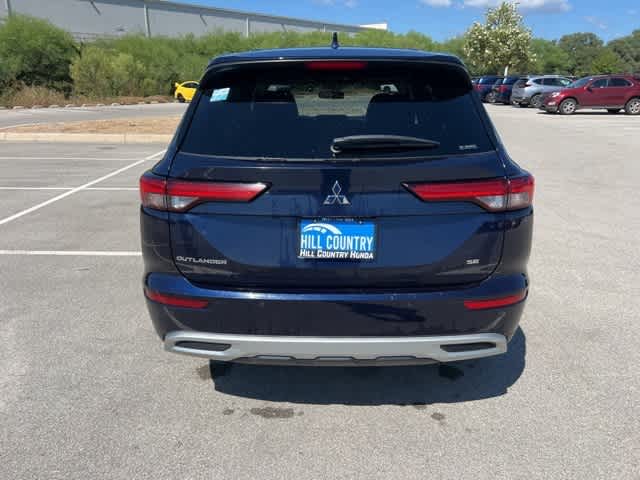2023 Mitsubishi Outlander SE photo 3