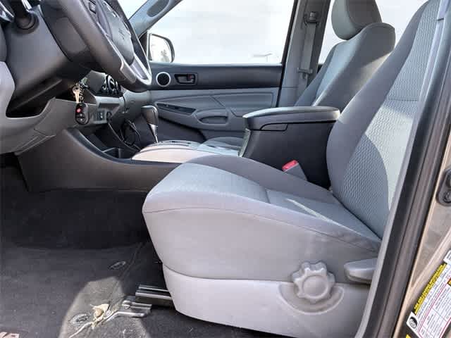 Thumbnail: 2014 Toyota Tacoma - 18