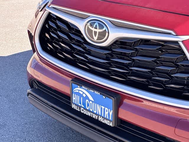 Thumbnail: 2023 Toyota Highlander - 12