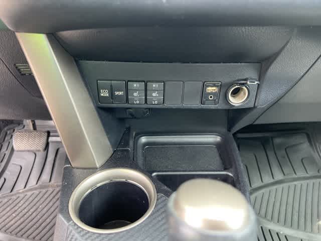 Thumbnail: 2013 Toyota RAV4 - 15