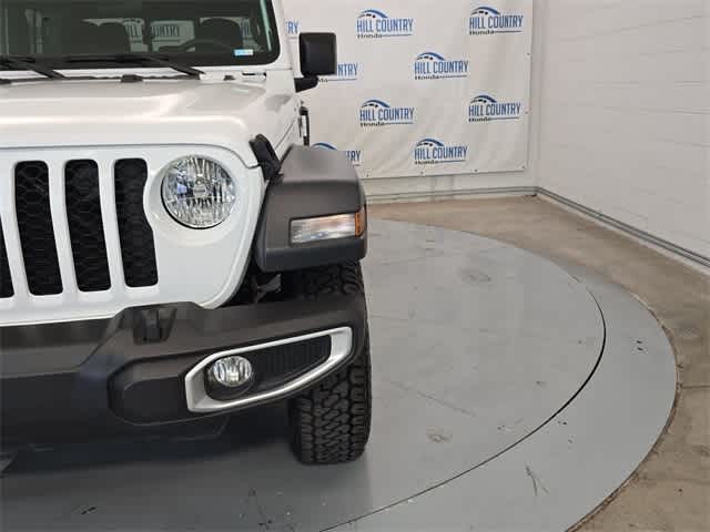 Thumbnail: 2023 Jeep Gladiator - 11