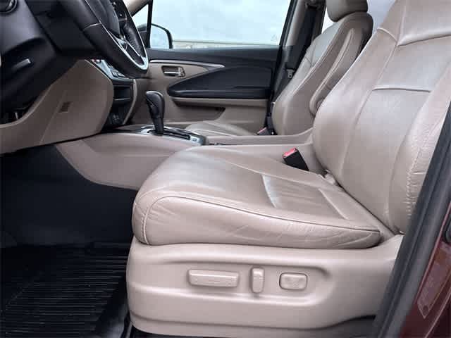 Thumbnail: 2019 Honda Pilot - 18